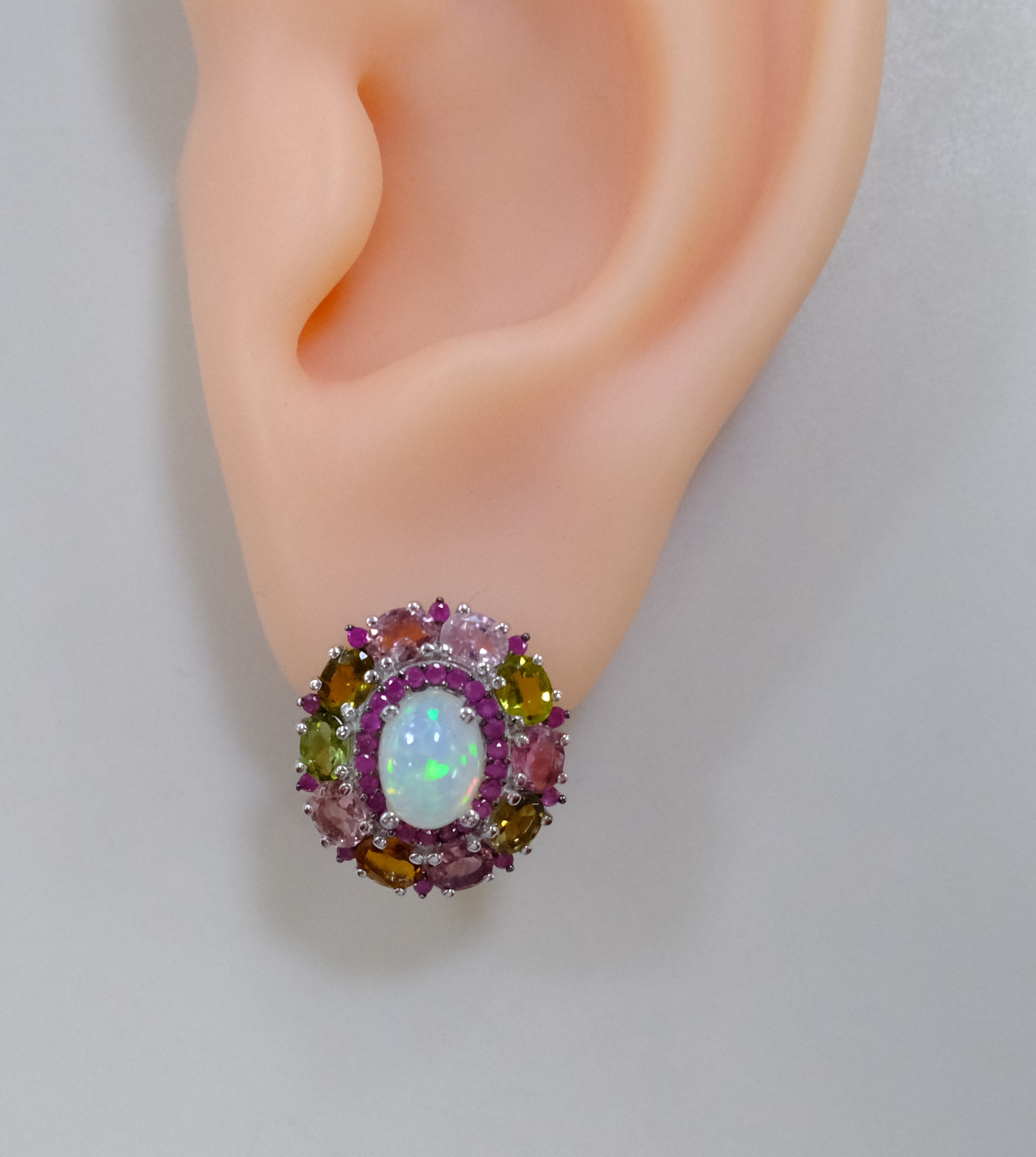 Серебряные серьги с опалами